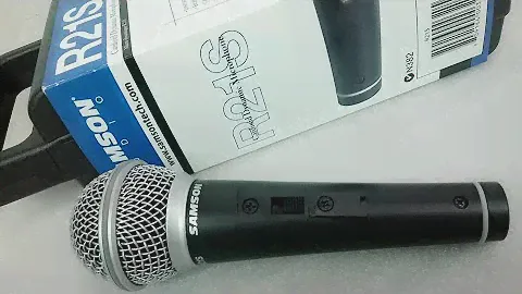 Unboxing new podcast mics Samson R21S