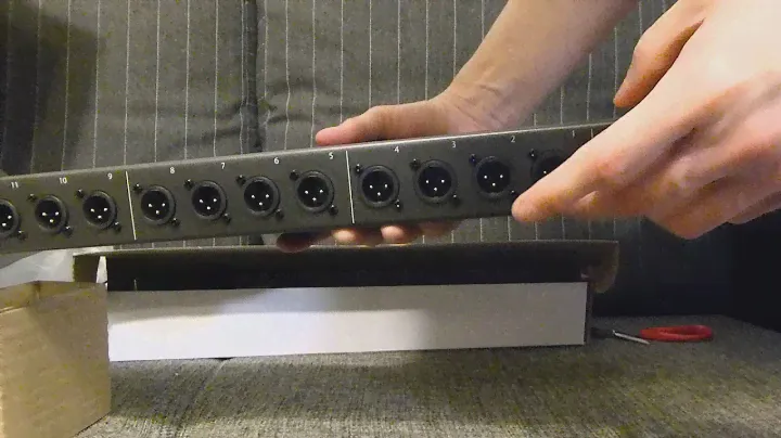 Hosa PDR-369 Reversible 12-point XLR Patch Bay