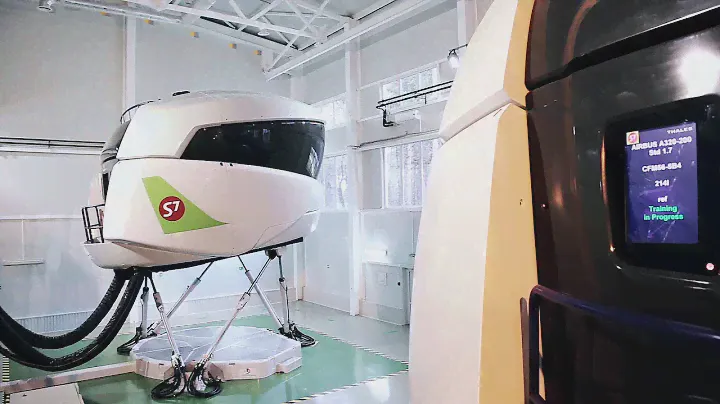 Новый комплексный пилотажный тренажер В737-800 в учебном центре S7 Training