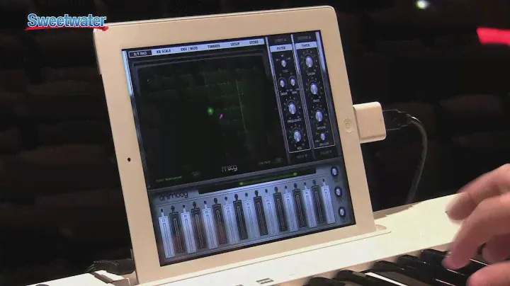 Демонстрация контроллера клавиатуры Samson Carbon 49 для iPad/USB — Sweetwater Sound